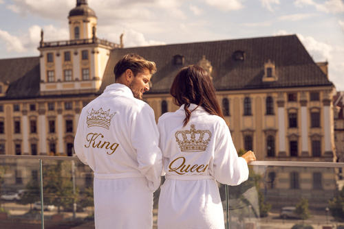 Набір халатів Queen&King + Korona ByShelly - білий/золотистий