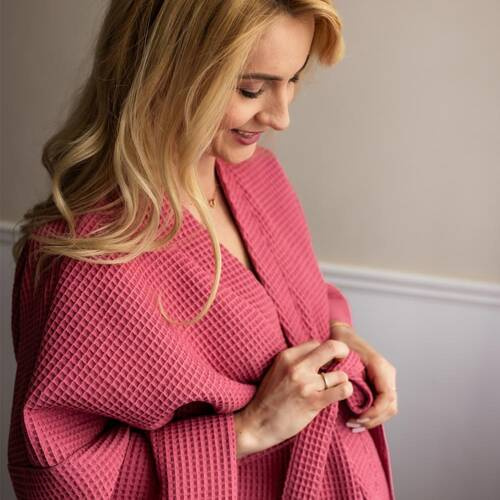 Бавовняний вафельний халат Eevi, - малиновий