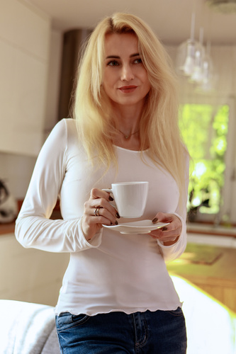 Блузка Selena Mirale з мікрофібри – приталена жіноча блузка з воланом