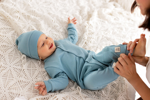 Дитячий чоловічок з відкритими ніжками "Natural Harmony" Makoma, - бірюзовий