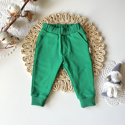 SPF010 Basic Spodnie niemowlęce z falbanką Mamatti - koralowy