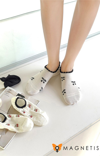 Шкарпетки жіночі Вишні/ CO241113 Wiśnie Magnetis - 3 білий/чорний