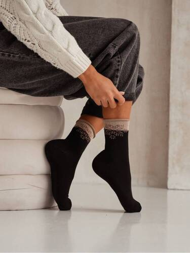 Жіночі новорічні шкарпетки 0071-007 Śnieżynka Unique Milena ,- чорний