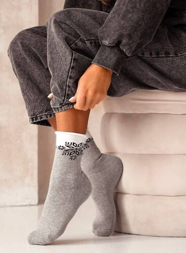 Жіночі новорічні шкарпетки 0071-007 Śnieżynka Unique Milena ,- світлий-меланж